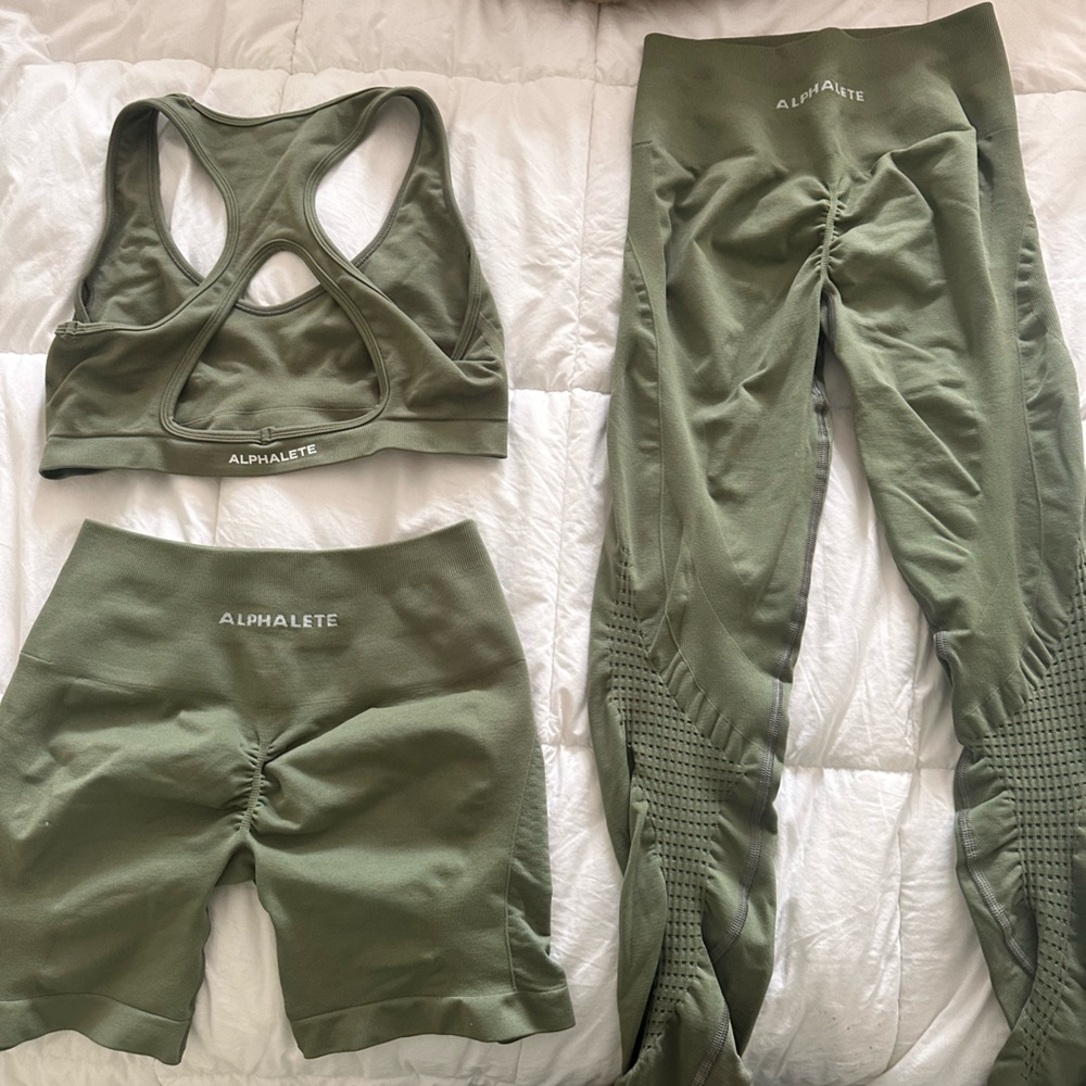 ALPHALETE - Amplify Contour Set (never worn) - Noble Green
